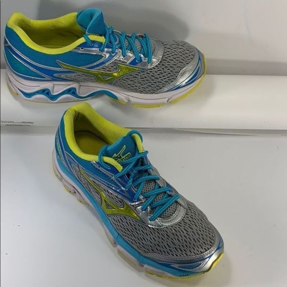 Mizuno women size 10.5 “SEXY”running shoe - Picture 15 of 16